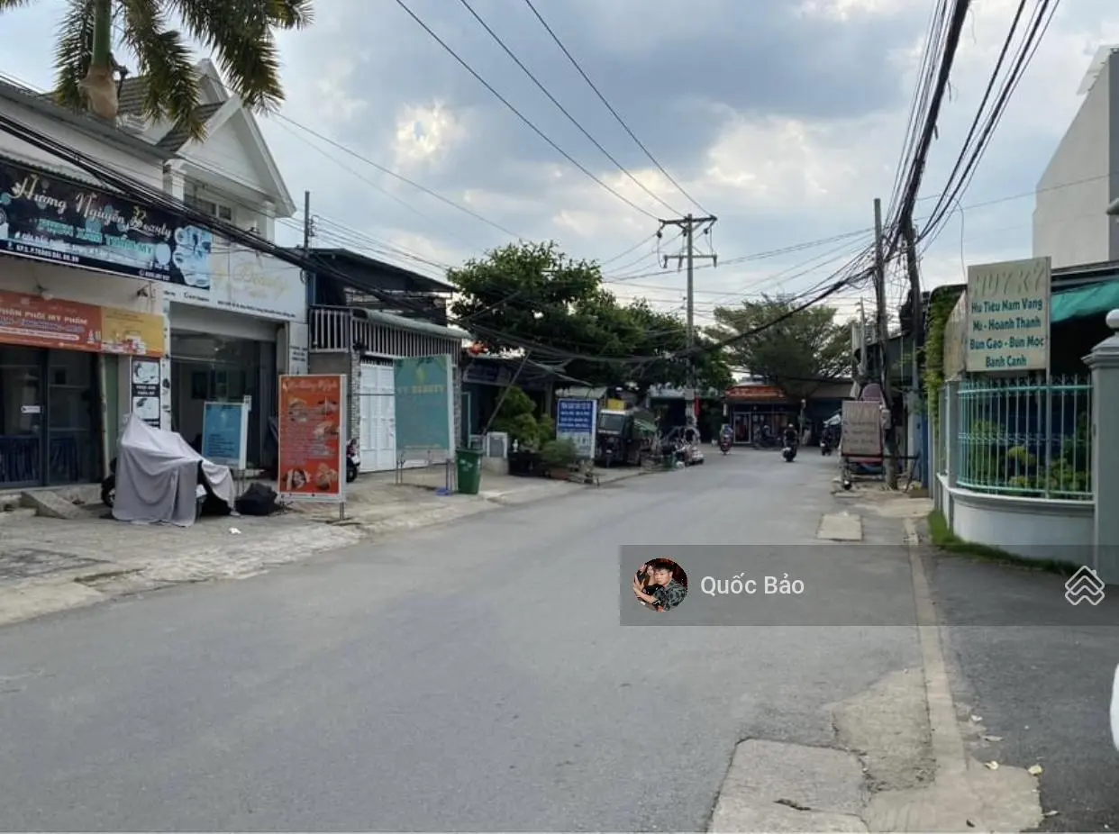 Cần bán đất. Tại Thị trấn Chợ Lách, Bến Tre. DT 120m2, đối diện THPT Trương Vĩnh Kiết