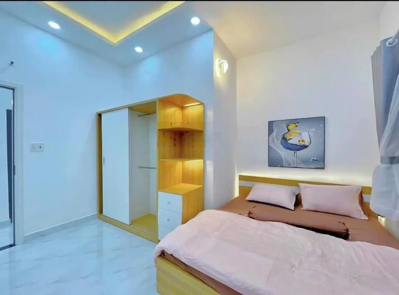 Nhà mới sửa lại ngay sát trường mầm non hoa hồng mặt đường Đoàn Nguyễn Tuấn 75m2 sổ sẵn