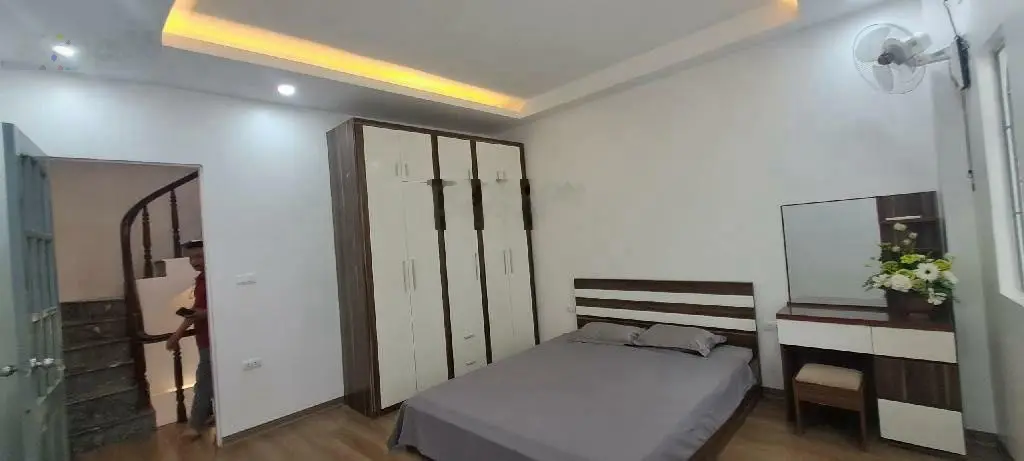 Chính chủ bán gấp nhà Trương Định 38m 3 ngủ 6 tỷ, ô tô đỗ cổng, lô góc, ngõ rộng thoáng, nở hậu