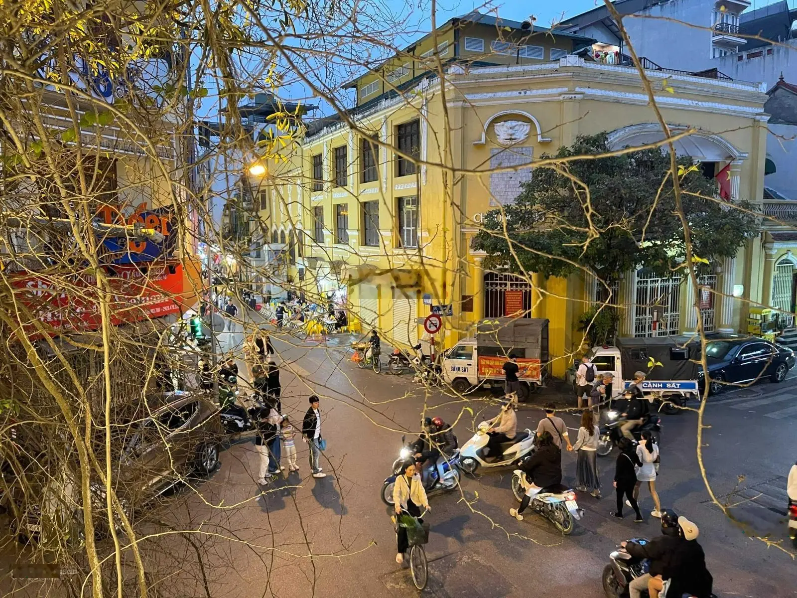 (Hiếm) (hạ 7 tỷ) cần bán nhà kinh doanh mặt phố phố Tây Tạ Hiện - Hoàn Kiếm, lô góc, 80m2, 38 tỷ