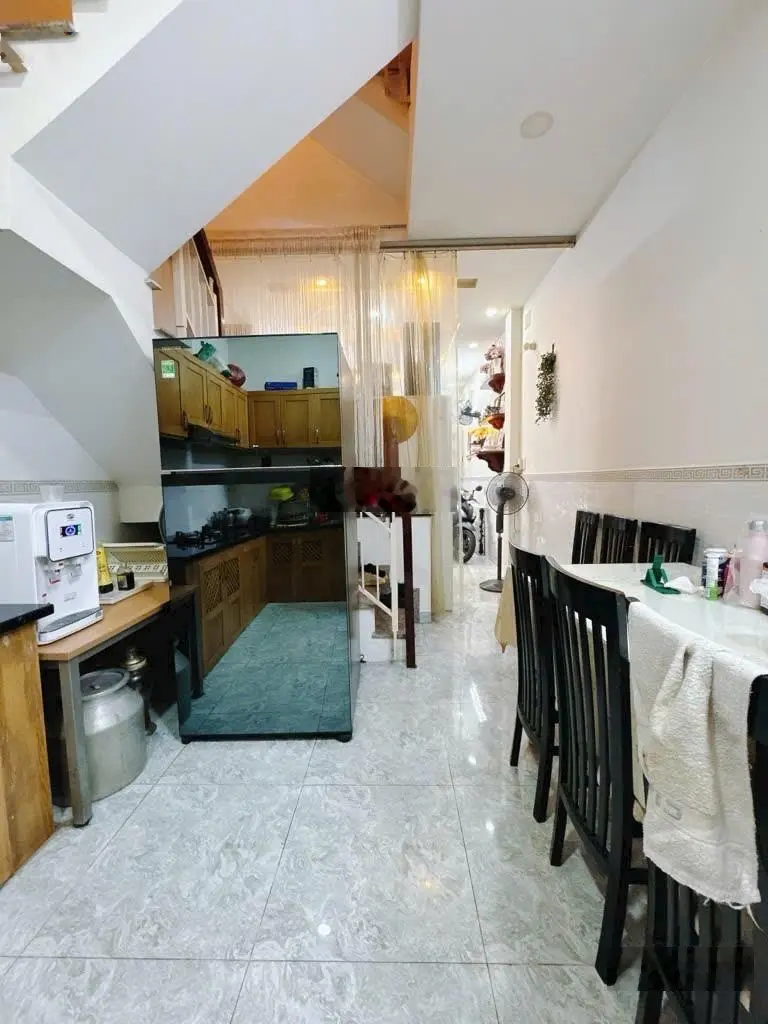 Nhà Khánh Hội Q4 - 4 lầu đúc - 44m2 - 4pn - sát hẻm ôtô - giá 5 tỷ nhỉnh