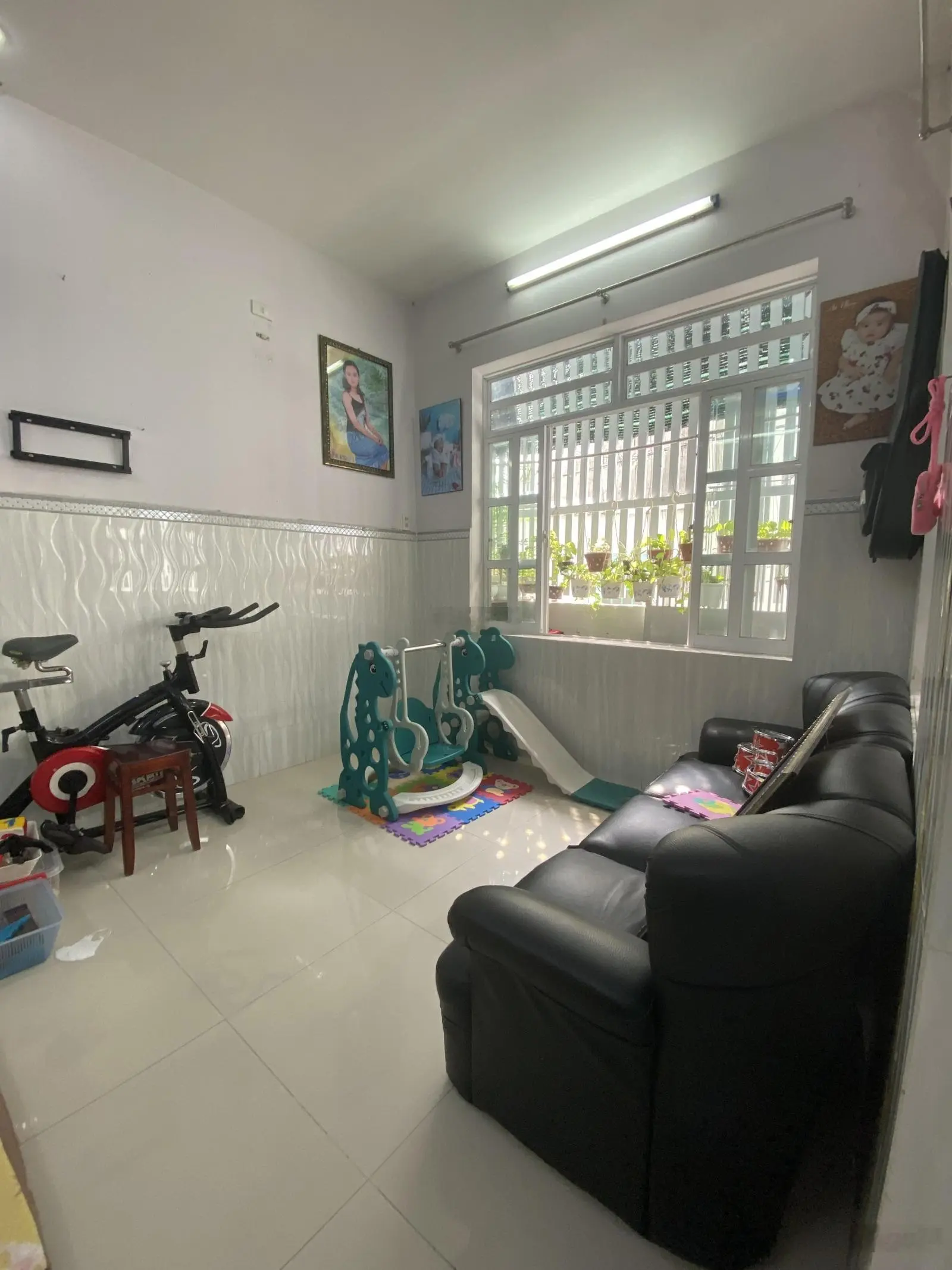 Nhà 3tỷ5 - nhà 2 tầng - diện tích 81,53m2- hoàn công, trung tâm TP Nha Trang - P.Tân Tiến - hẻm gần