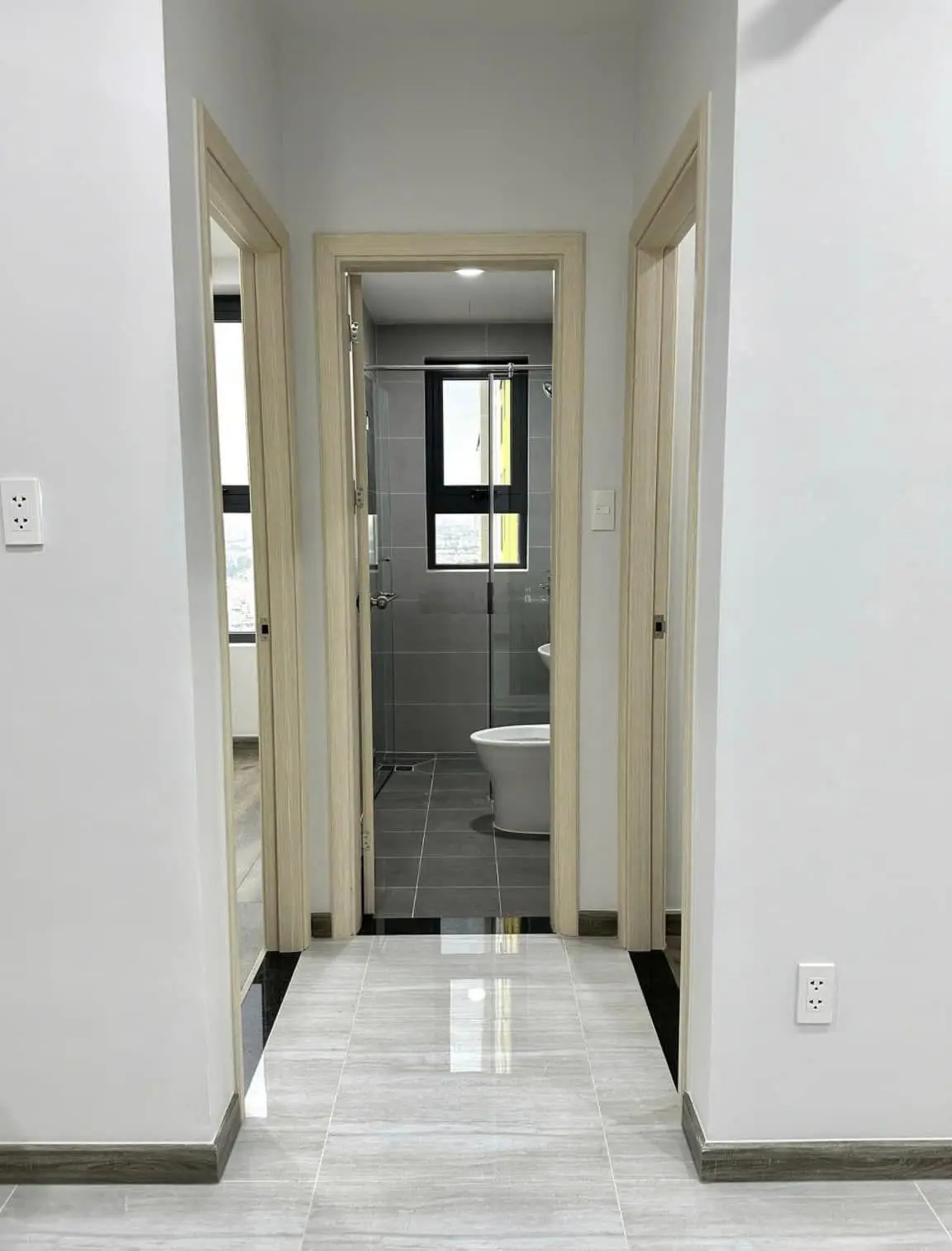 Cần bán căn 2PN/2WC giá 2 tỷ bao thuế phí view hồ bơi, LH 0907 035 ***