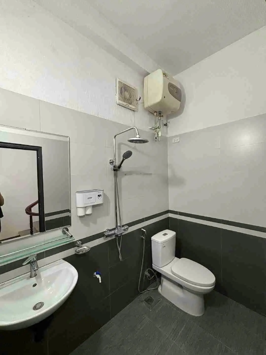 Chủ nhà giảm chào bán nhà Ngô Thì Sỹ, Hà Đông - diện tích 33m2 - 3 tầng - nở hậu - xách vali về ở