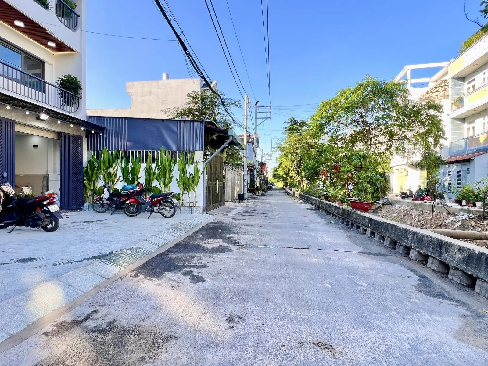 Nhà mặt rạch 4 x 22m ngay trường học đường Tô Ngọc Vân Q12