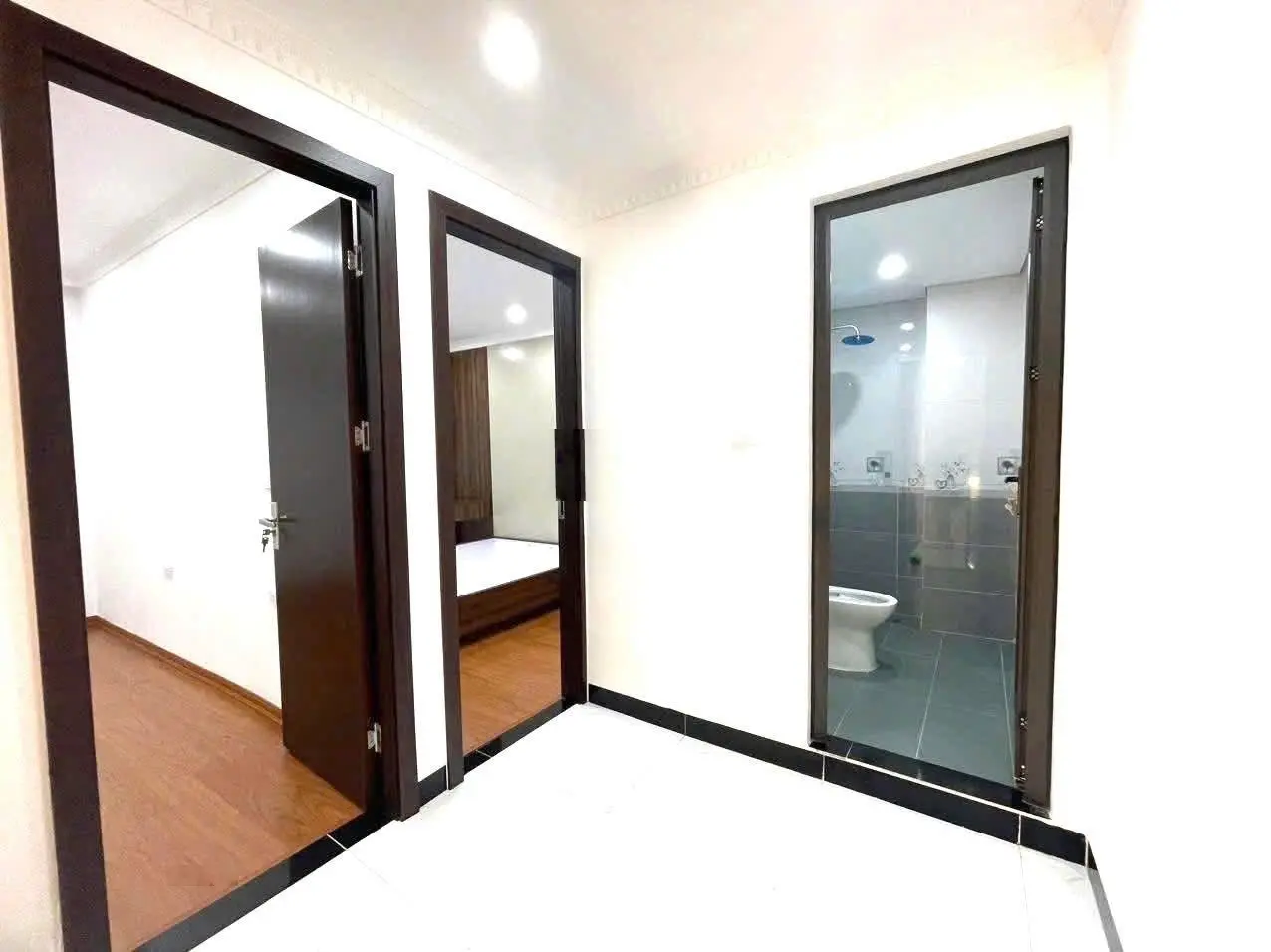 Mặt ngõ thụy khuê tây hồ-nhà mới đẹp-ngõ rộng kinh doanh-ôtô cách phố 50m-40m2-4 tầng- mt:6m-9,8 tỷ
