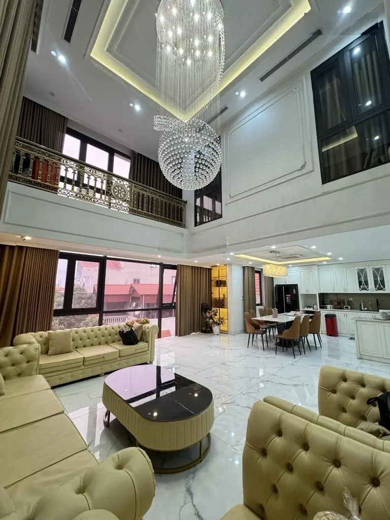 Siêu phẩm Phúc Lợi - 117m2, 6 tầng, thang máy, lô góc, MT 10m - 19 tỷ