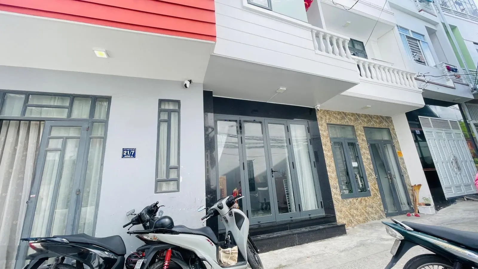 Bán nhà 1 trệt 2 mê đầy đủ nội thất thiết bị khu dân cư trong khu đô thị VCN Phước Hải Nha Trang