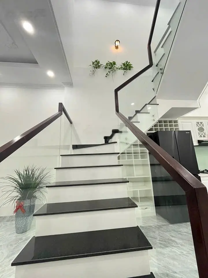 Nhà đẹp kinh doanh tốt tại đường Hồ Ngọc Lãm 68m2 gần vòng xoay An Lạc Bình Tân
