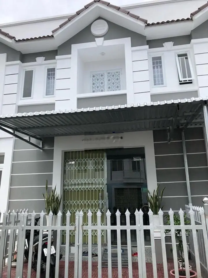 Nhà mặt tiền lộ 12m hoàn thiện cao cấp, Giao nhà hoàn thiện