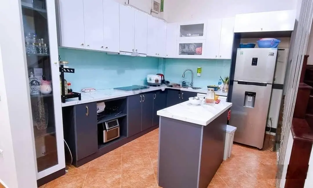 Bán nhà phố Vân Đồn cách 1 nhà ra phố ôtô tránh - Nhà mới 5 tầng - 4PN. Giá: 5,7tỷ. LH: 0779 548 ***