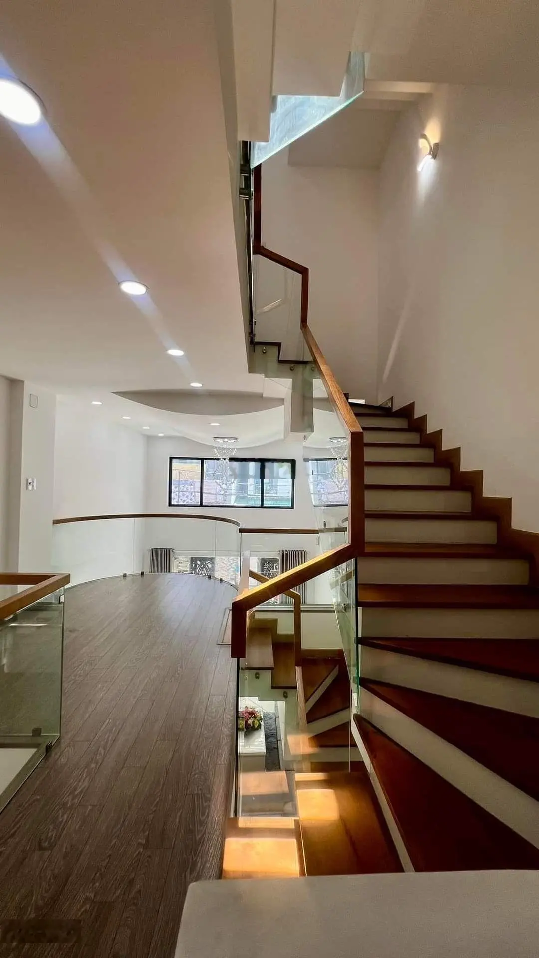Bán nhà mới hiện đại, xe hơi vào sân, đường số 3, Phường 9, Gò Vấp