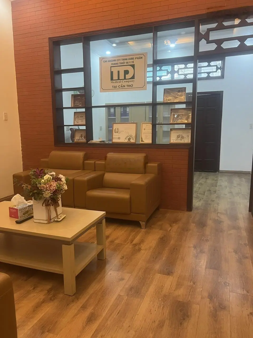 Bán nhà đường Xuân Thủy KDC Hồng Phát