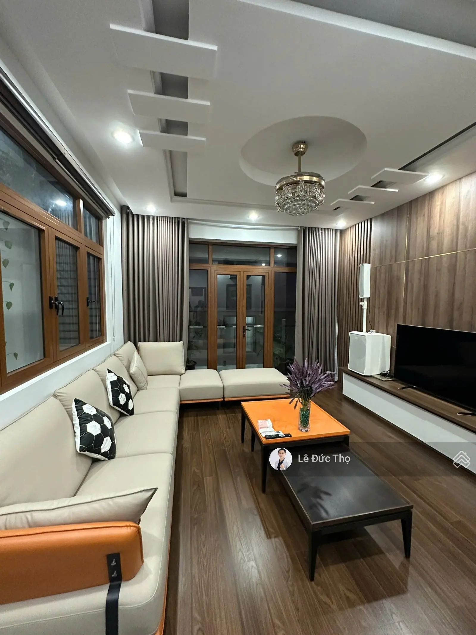 Bán nhà đẹp 5 tầng có thang máy hẻm oto 95 Bạch Đằng, ngay trung tâm, gần biển. Giá hạ 10,5 tỷ