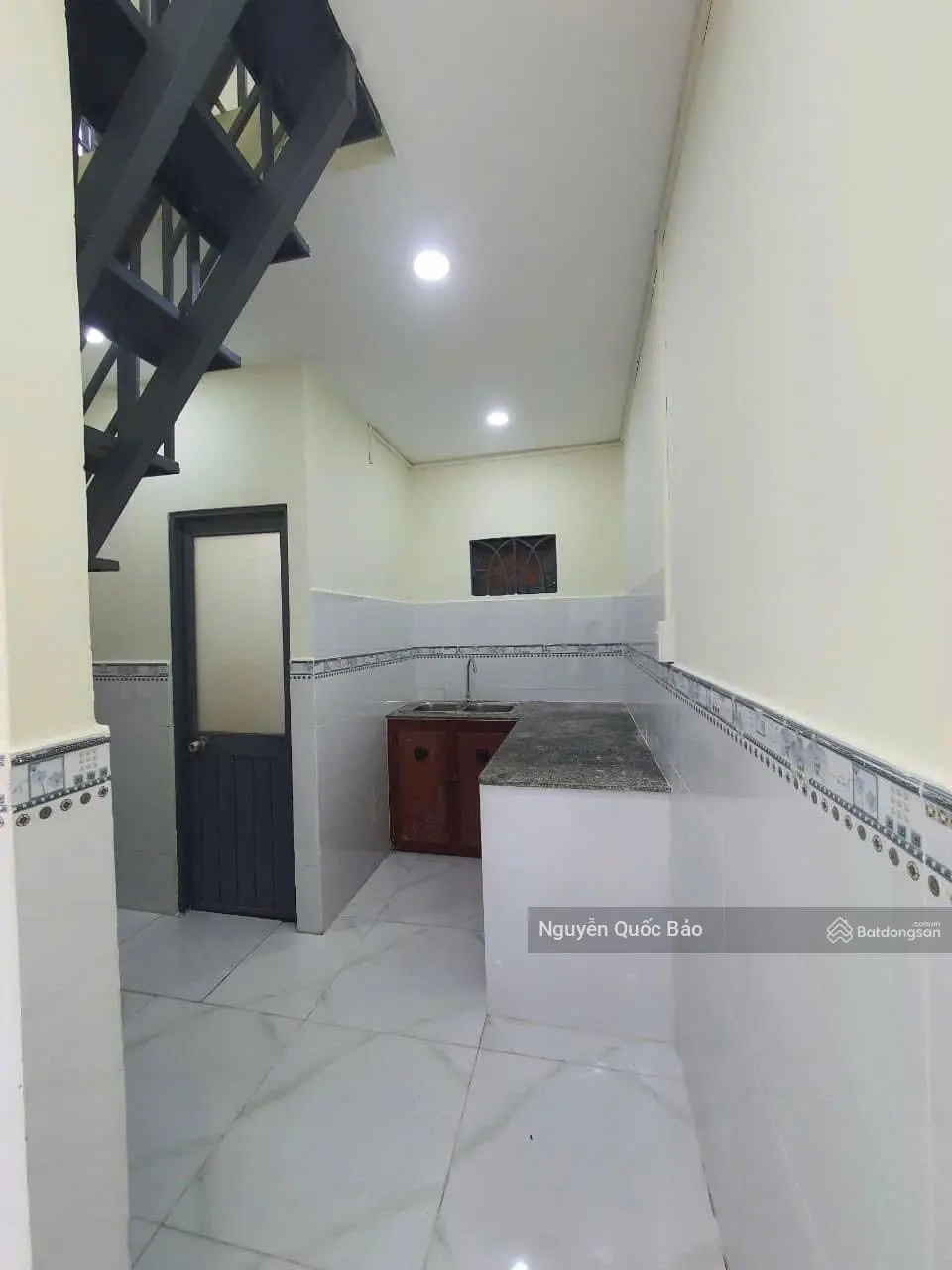 Nhà ngộp ngay gần ngã tư Trung Chánh ngay mặt đường Tô Ký 12 65m2 đang cho thuê 4tr/tháng. SHR