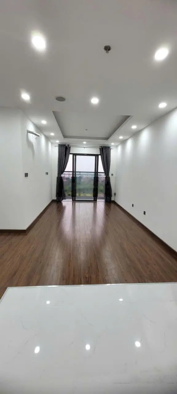 Chính chủ gửi bán CH 71m2 siêu rẻ đẹp + siêu mới KĐT Việt Hưng, giá Siêu tốt Phương Đông Green Home
