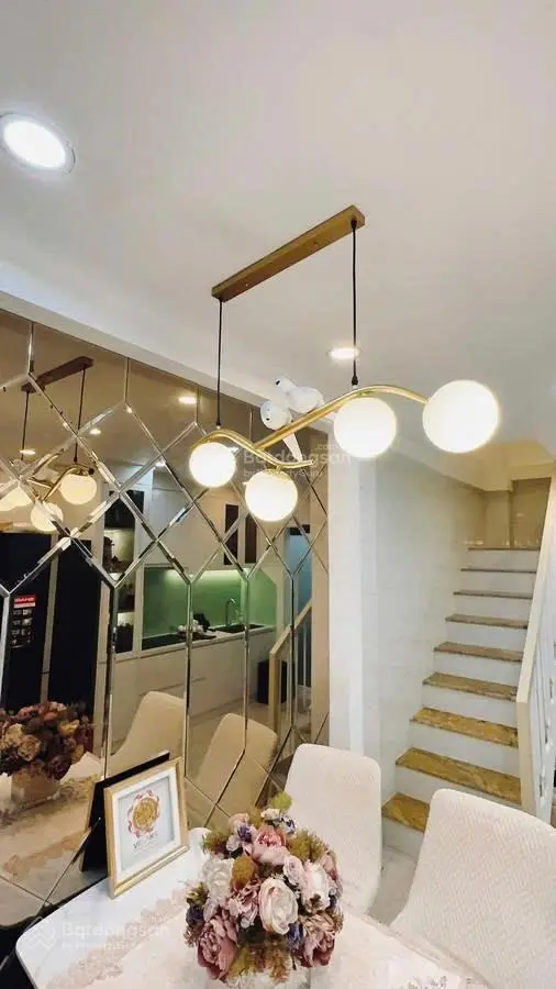 Bán nhà 2 tầng nguyễn tri phương, q.10 chỉ 5,5 tỷ