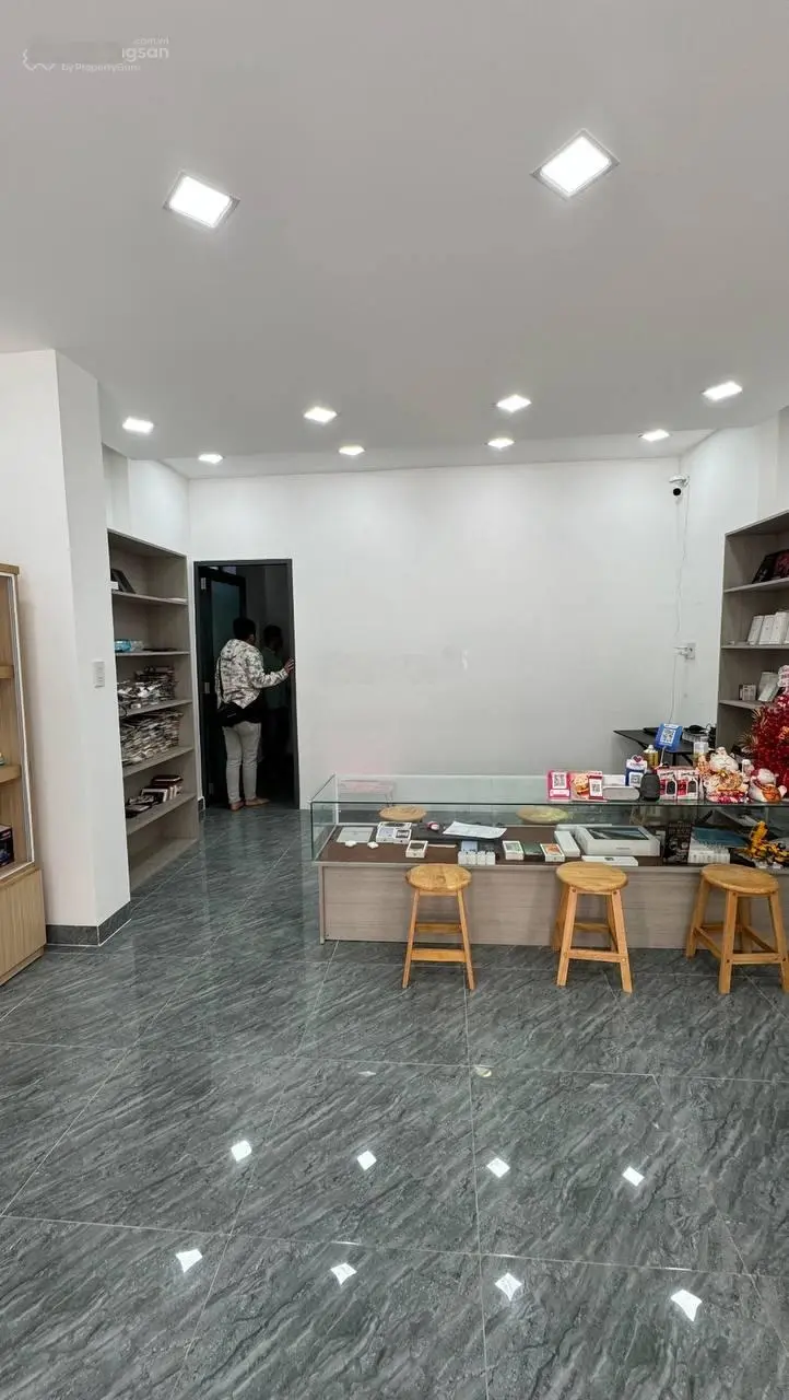 Bán nhà căn góc đường Hoàng Văn Thụ Nha Trang 50m2 giá 6tỷ4 ngay trung tâm thành phố