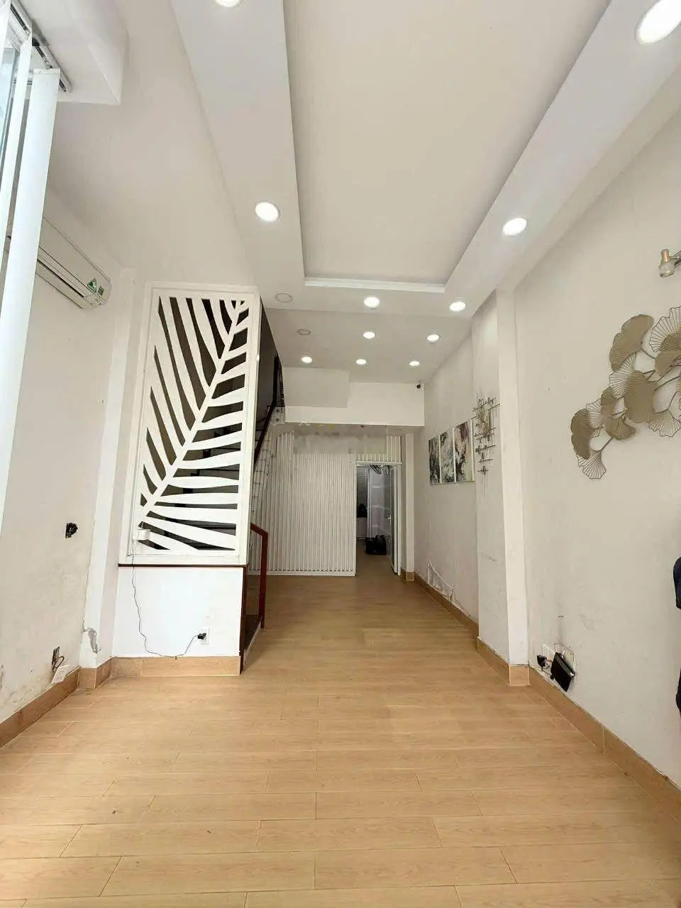 Nhà 4 tầng - ô tô ngủ trong nhà - sát mặt tiền bùi quang là - giáp tân bình- 61 m2 - gấp bán