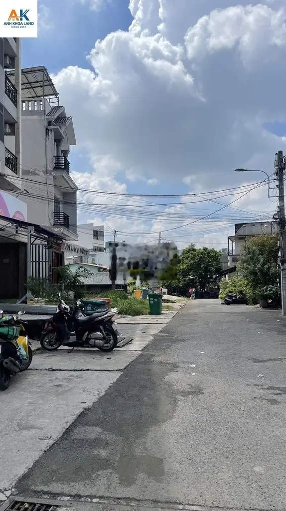 Bán đất 422 m2 ngay chợ thủ đức