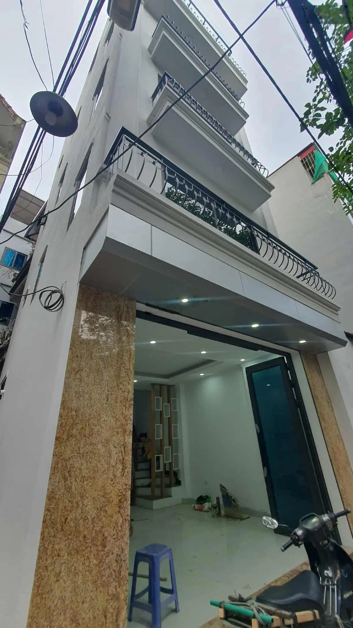 Bán gấp nhà Cổ Nhuế-nhà mới đẹp-siêu phẩm ô tô 4 chỗ qua nhà, lô góc, ngõ thông thoáng, to rộng