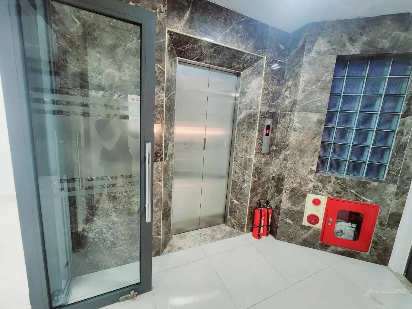 8 Tầng,77m2, Mặt phố Tân Mai, Phường Tương Mai, quận Hoàng Mai, dòng tiền 2 tỷ/năm