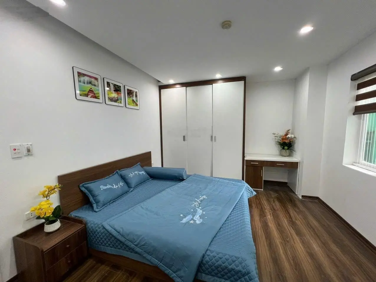 Bán căn căn góc 3 ngủ tầng trung, để lại full nội thất, có slot oto. LH xem nhà: 0343 191 ***