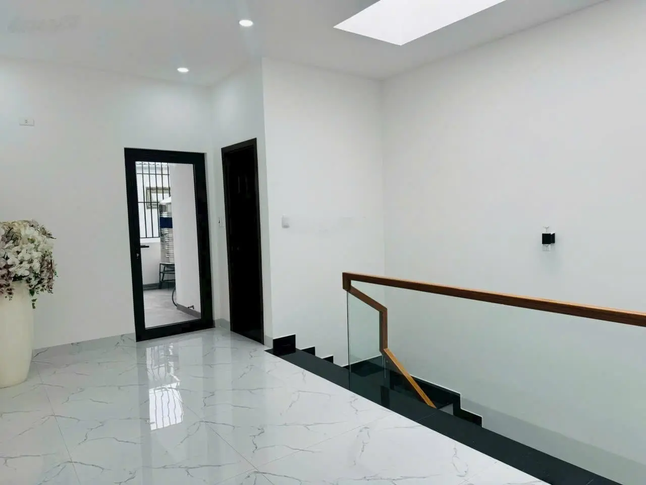 Nhà 3 tầng full nội thất MT Trần Kim Xuyến - Hòa Xuân