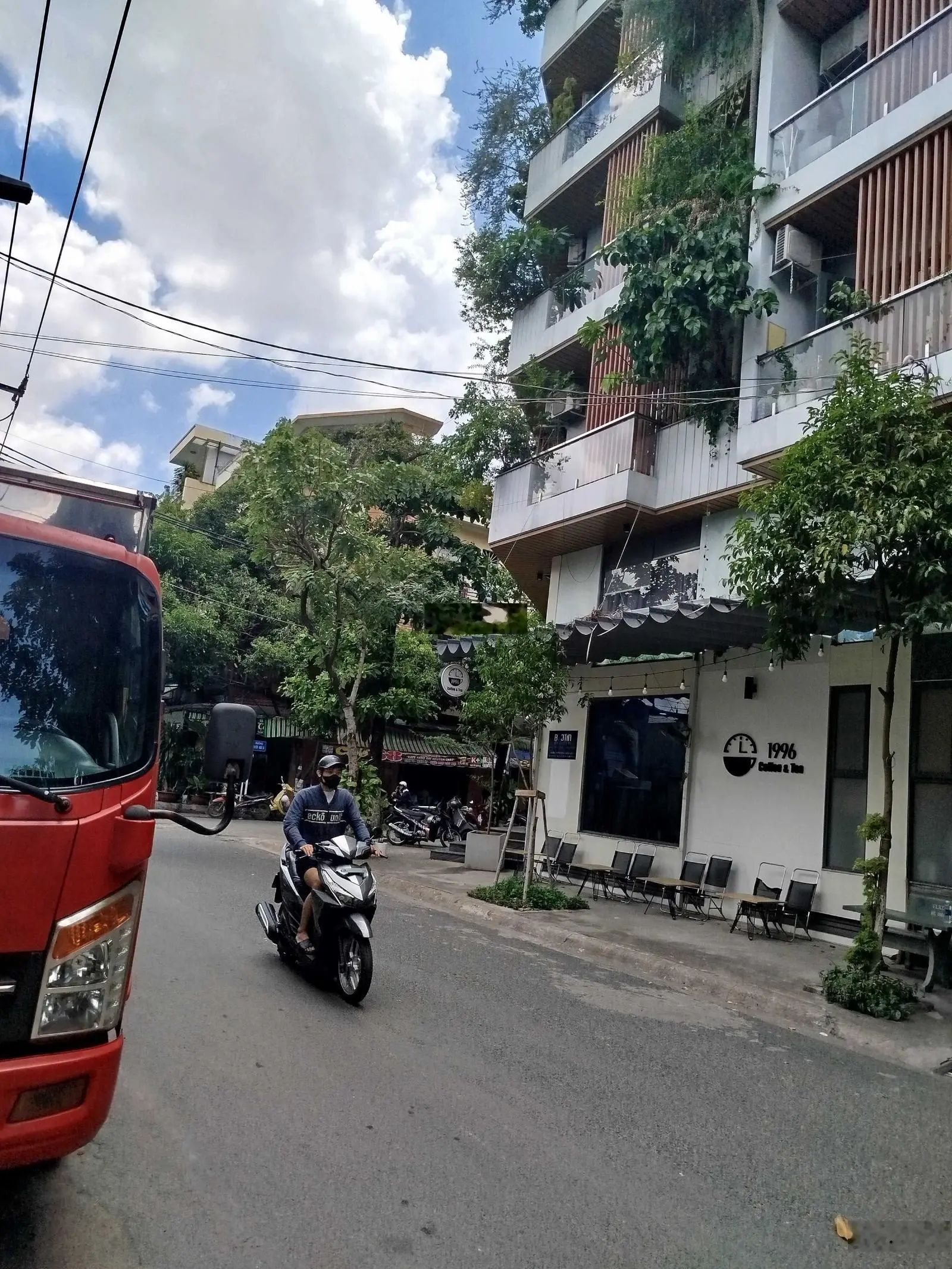 Bán nhà mặt tiền khu Hoàng Hoa Thám gần nhà ga T3 Tân Sơn Nhất 5x21 2 lầu 18.2 tỷ