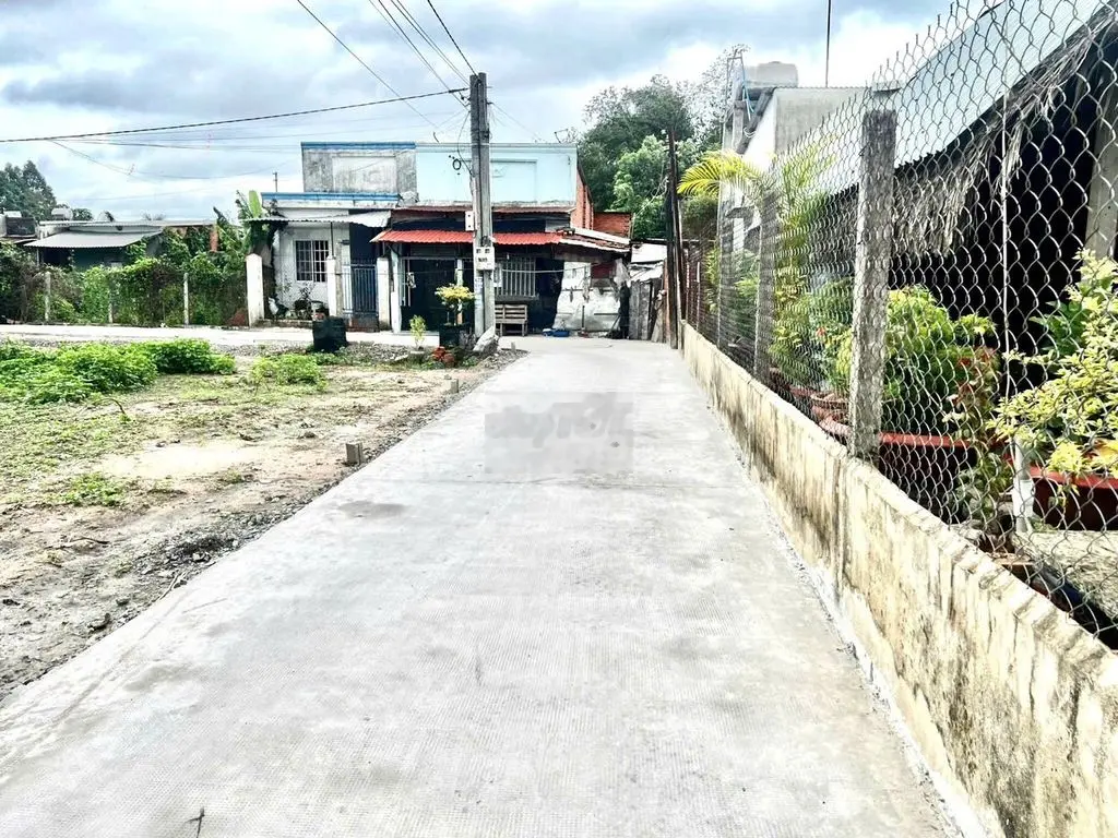 Bán gấp lô đất 1 sẹt QL22, 96m2, sổ riêng, full thổ, 945tr, Trảng Bàng