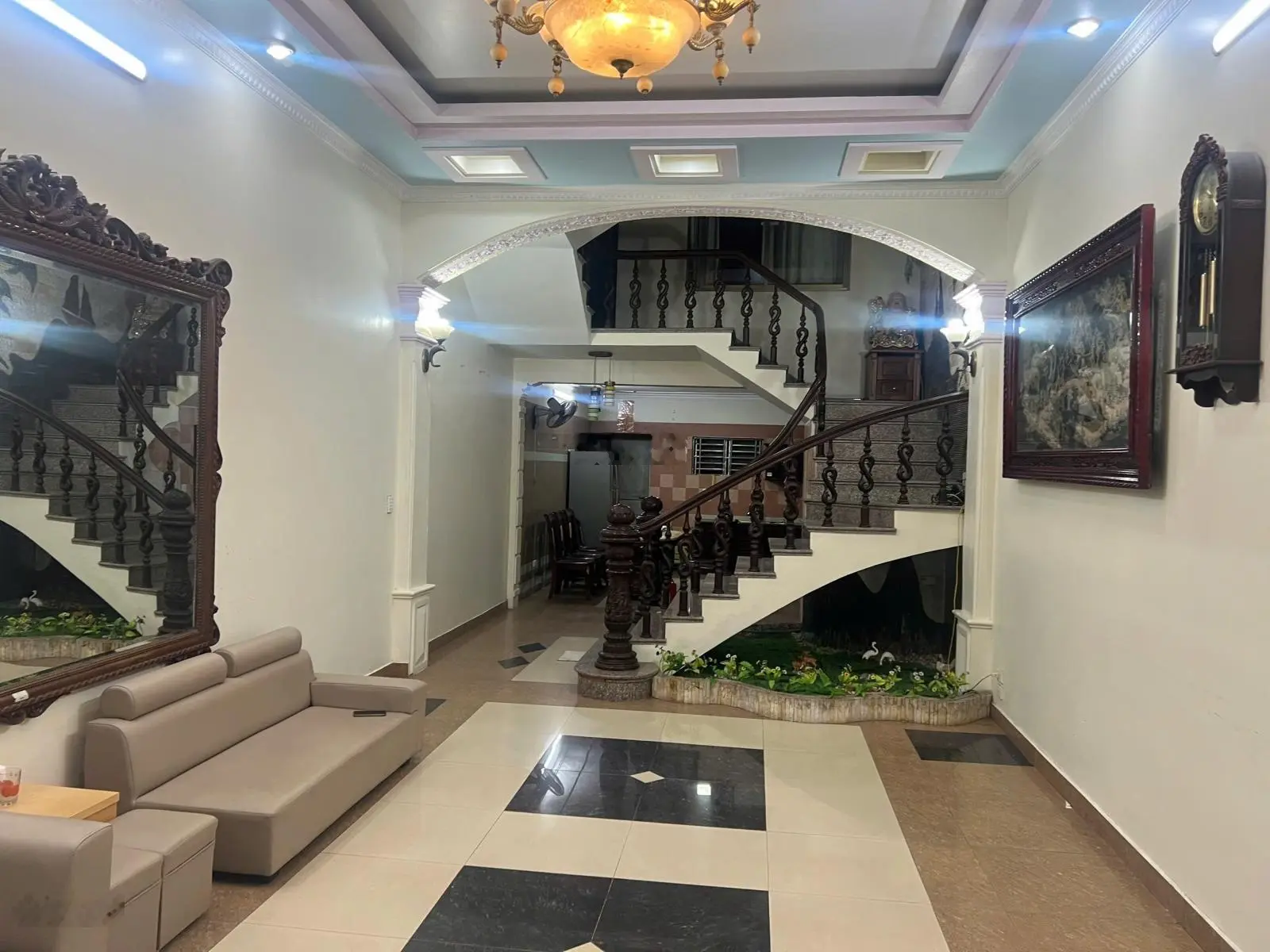 Bán gấp nhà mặt phố Hoàng Thế Thiện (đối diện Parkson Lê Hồng Phong). Diện tích 93m2 ngang 4,65m