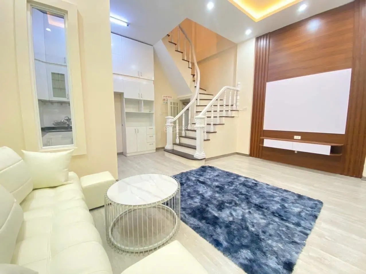 Bán nhà Cầu Giấy - 5 tầng - MT: 5.2m. Giá 6,7 tỷ