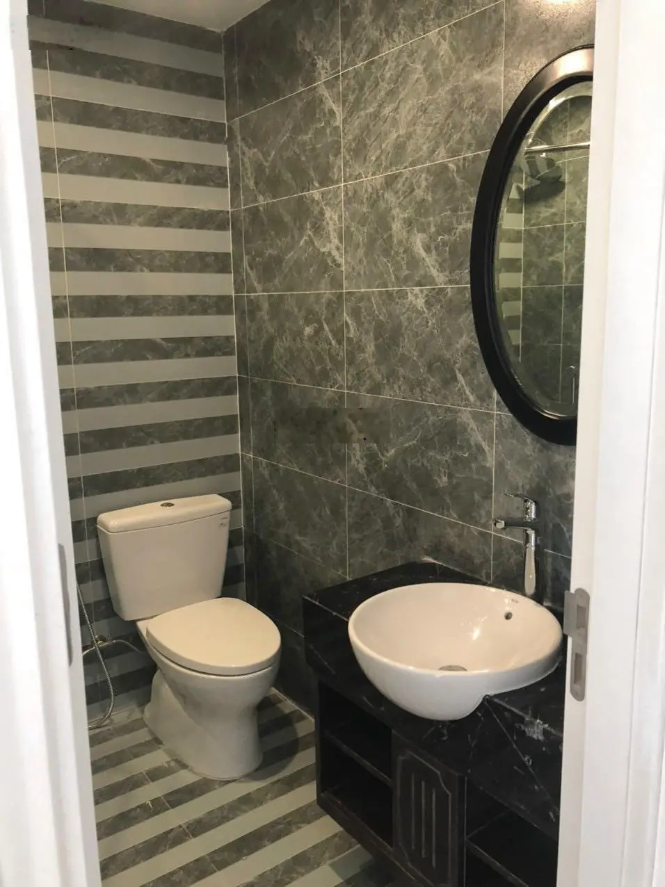 Bán đất tặng nhà 4 tầng nhà đẹp như biệt thự .160m2. Yên viên , gia lâm , hà nội.
