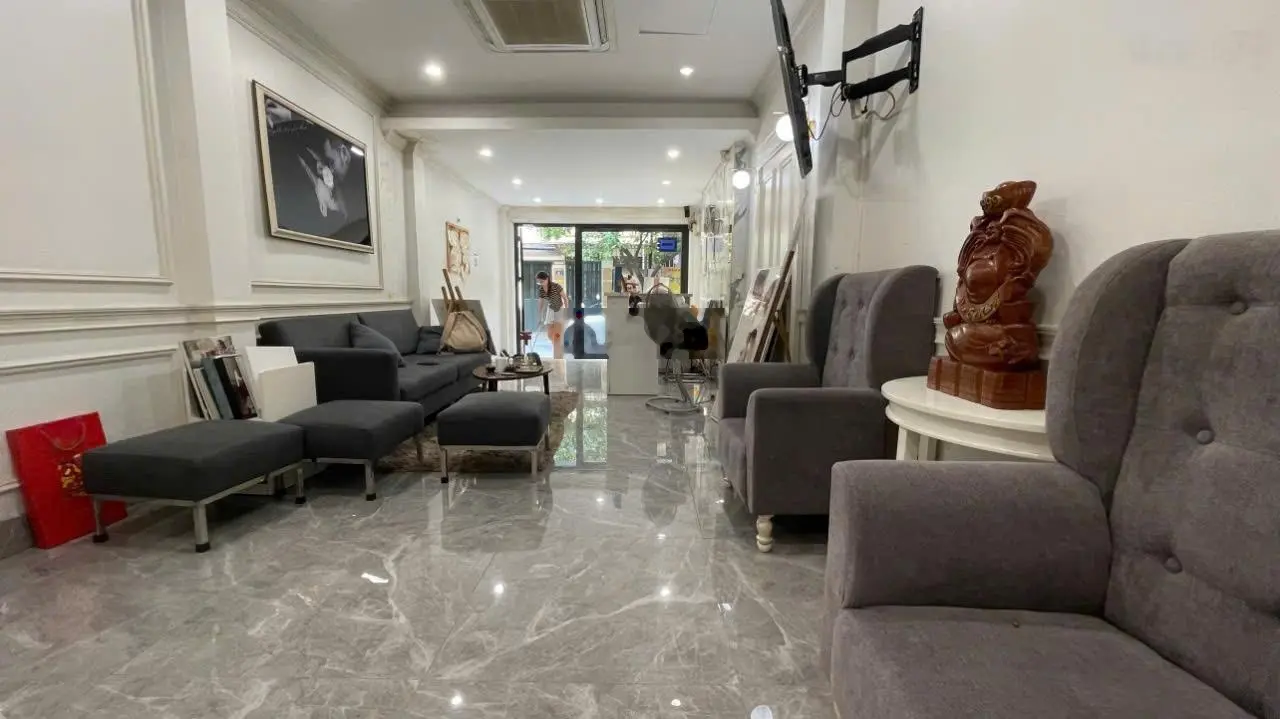 Đỉnh cao kinh doanh, bán nhà lô góc mặt chợ, ô tô tránh, 62m2 nhỉnh 15 tỷ Lạc long Quân, giá rẻ.