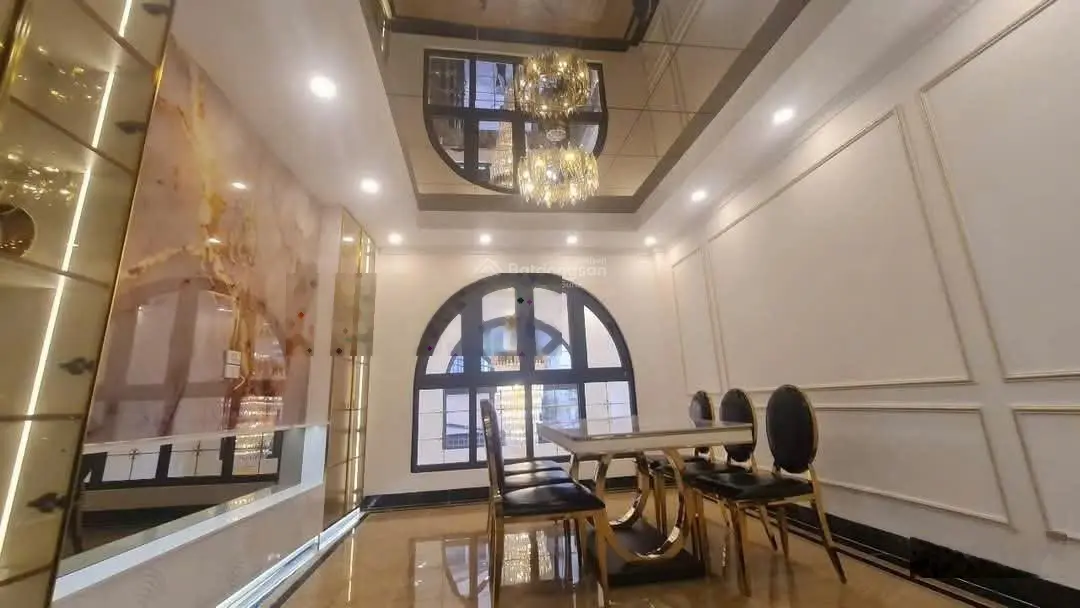 Phố Lò Đúc 66m2 6 tầng thang máy, ô tô, ngay gần mặt phố