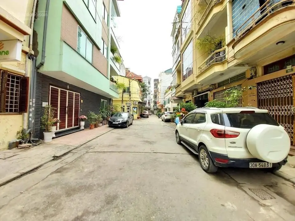 Nhà bán hẻm ô tô đẹp đường 3 Tháng 2, P. 14, Q. 10 (DT: 4x15m) vuông đẹp