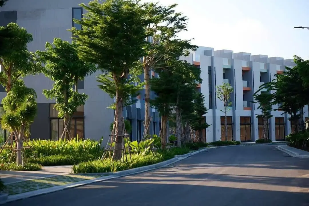 Bán nhà phố khu hệ sinh thái Eco Retreat - Bến Lức, Long An. LH 0903 880 293 Oanh