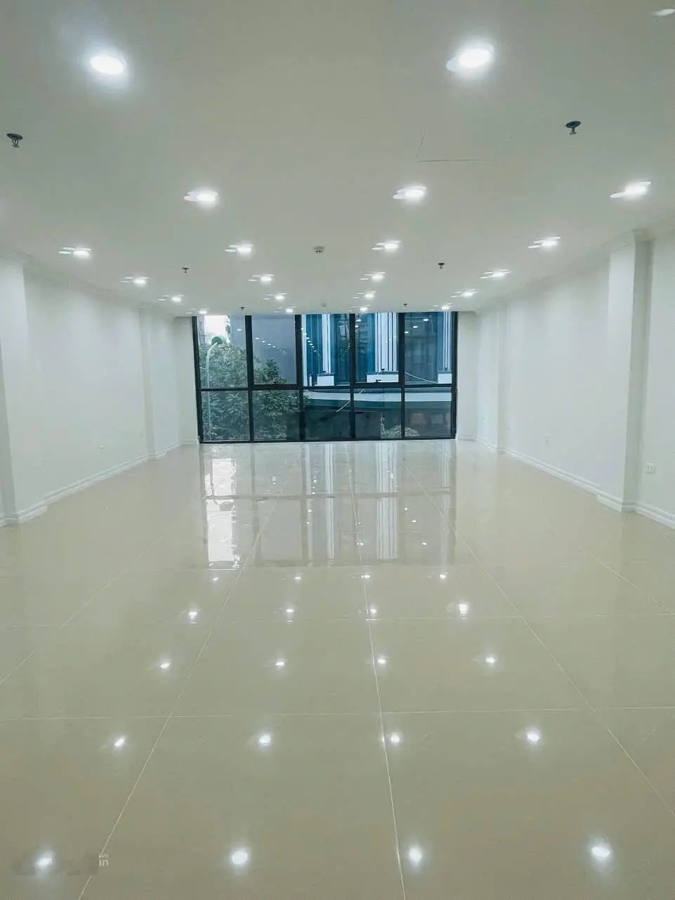 Hàng hiếm 8 tầng thang máy mặt phố Cầu Diễn, vỉa hè 6m, 70m2, MT 5.2m giá chỉ 27.6 tỷ
