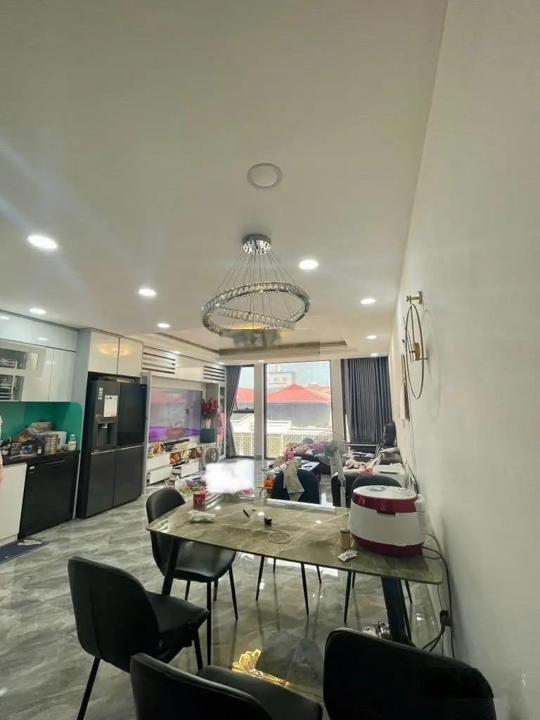Bán nhà phố Kim Đồng, vỉa hè thênh thang, thang máy, kinh doanh nhộn nhịp, sầm uất