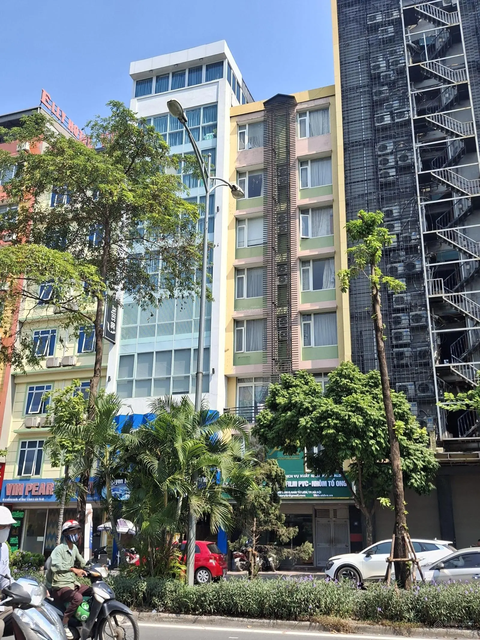 Khách sạn mặt phố Nguyễn Hoàng.79m. 8T, thang máy. 38.8tỷ - SĐCC. Pháp lí KD đầy đủ. Sẵn dòng tiền