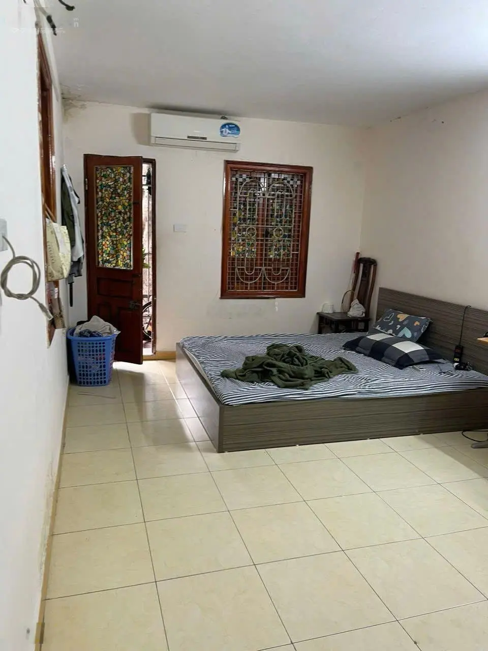 Chính chủ cần bán tập thể tầng 4 nhà D7 Phương Mai sổ đỏ 39.8m2 thực tế 77m2 có 03PN, 02 VS 3.3 tỷ