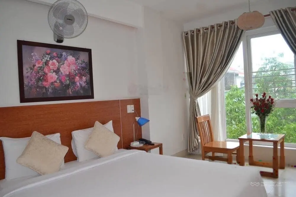Khách sạn 5 tầng 1 lửng, 18 phòng ngay khu phố du lịch nguyễn văn thoại, dòng tiền 80 triệu/ tháng