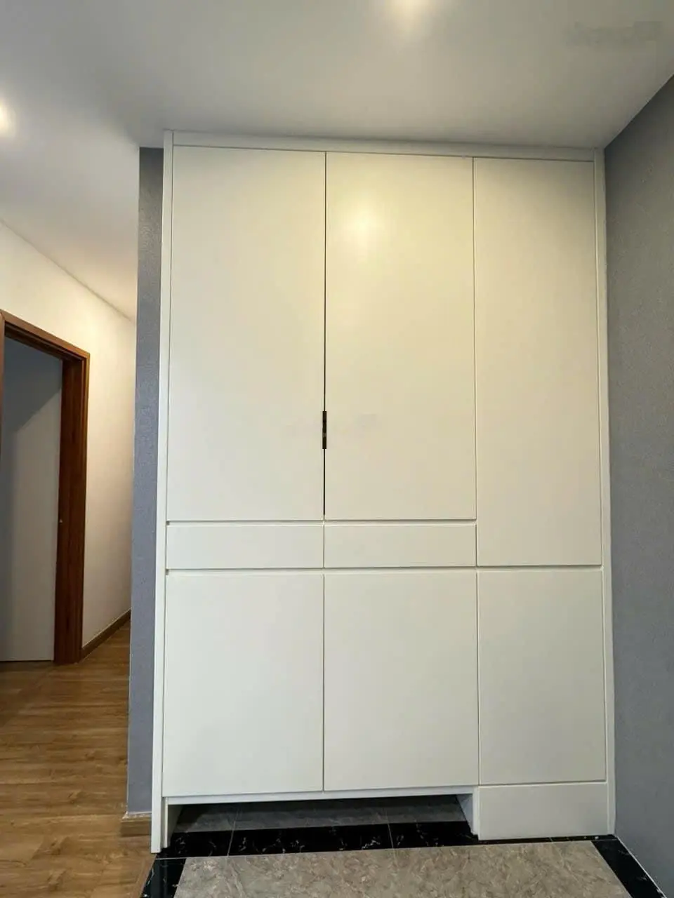 Chính chủ gửi bán gấp căn hộ cao cấp tầng trung, view thoáng mát tại The Emerald, Mỹ Đình. Giá tốt