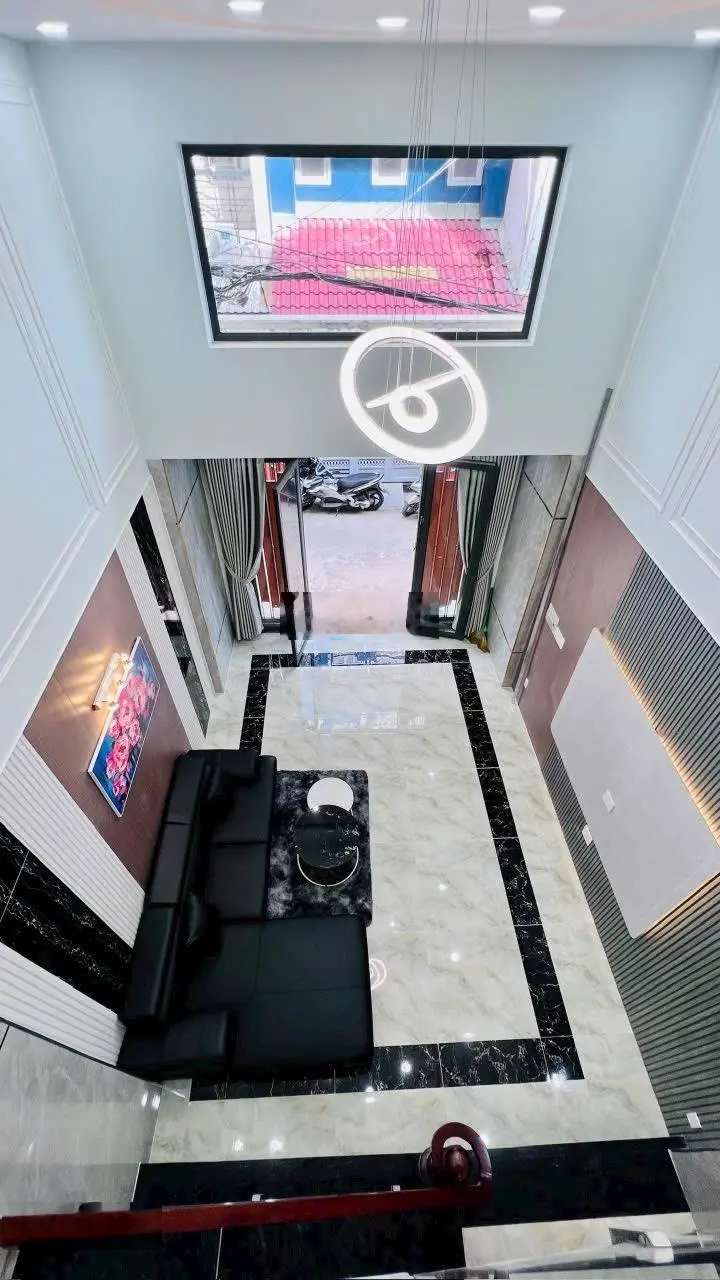 Tôi cần bán gấp căn nhà Nghĩa Phát, Tân Bình giá 3tỷ3/46,5m2. Đủ nội thất, Sổ hoàn công 1trệt2lầu
