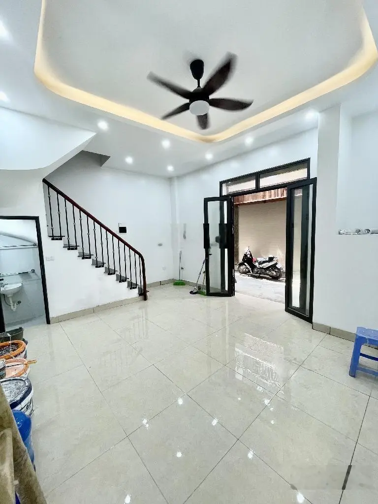 Nhà mới về ở luôn, đường Bạch Đằng sổ 25m2, xây 30m2, 4 tầng, 5 tỷ tư.