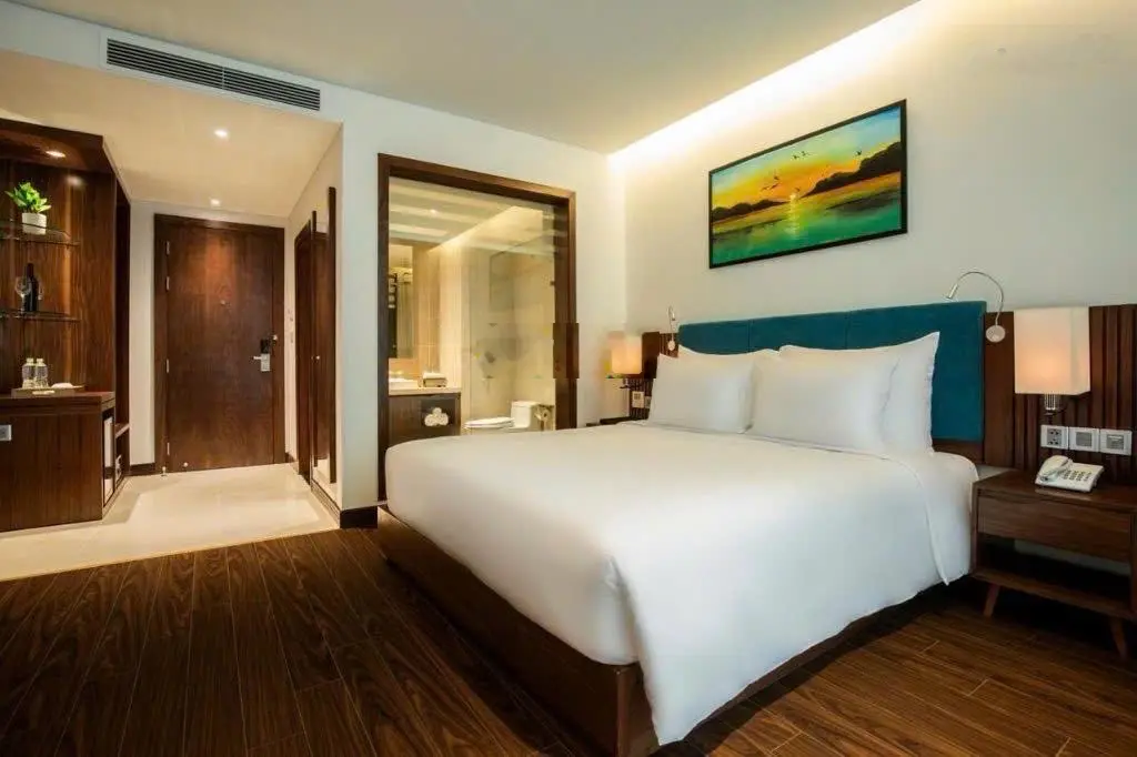 Bán tòa khách sạn MT Đông Kinh Nghĩa Thục, Q. Sơn Trà,195m2, 6 tầng, 35 tỷ (Doanh thu 3 tỷ/năm)