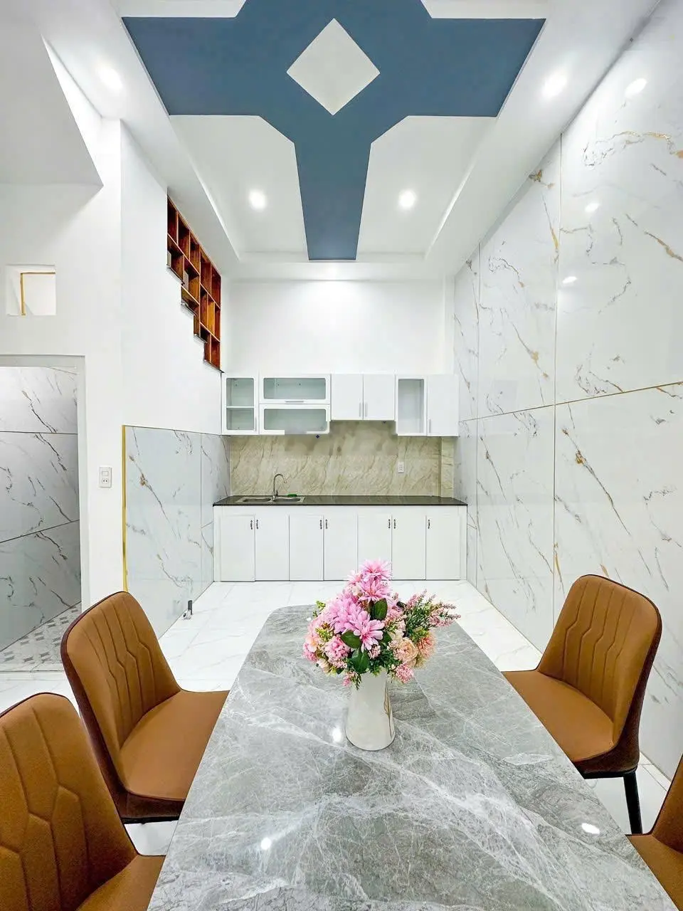 Nhà đẹp HXH Quận Bình Thạnh, sát chợ Phan Văn Trị, nhỉnh 9 tỷ