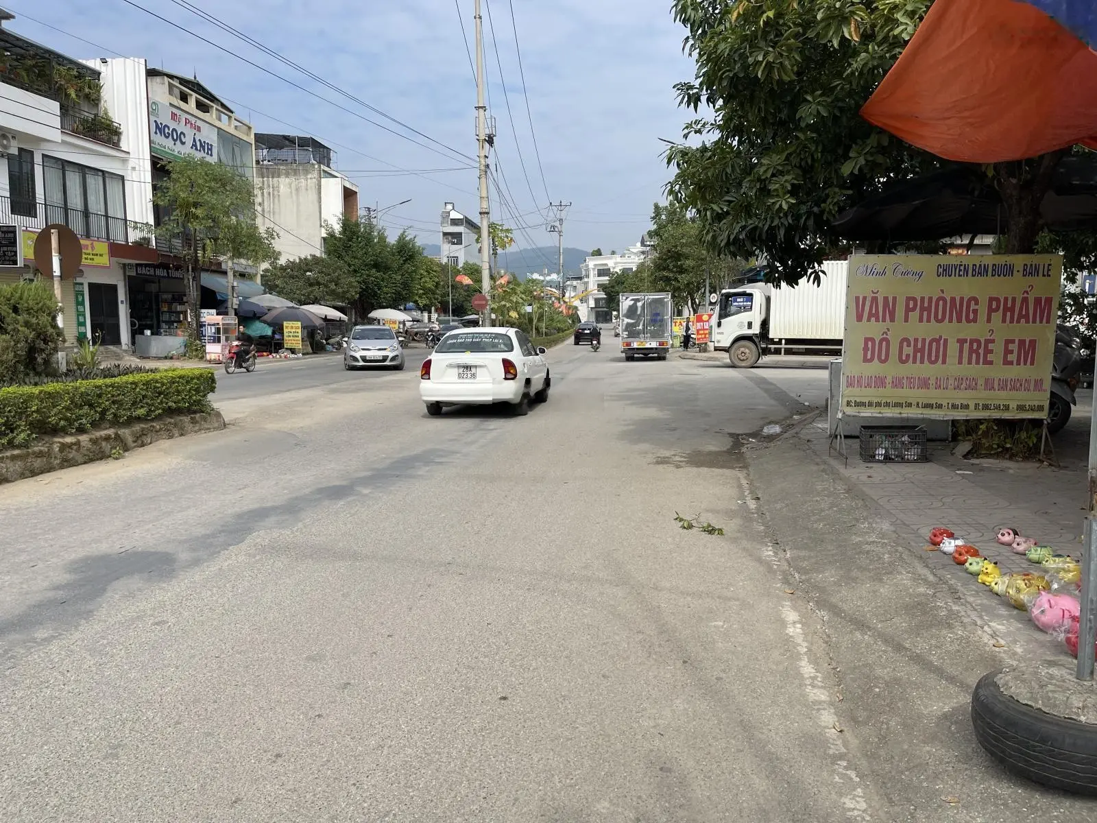 Bán đất đường đôi phạm văn đồng thị trấn lương sơn hoà bình
