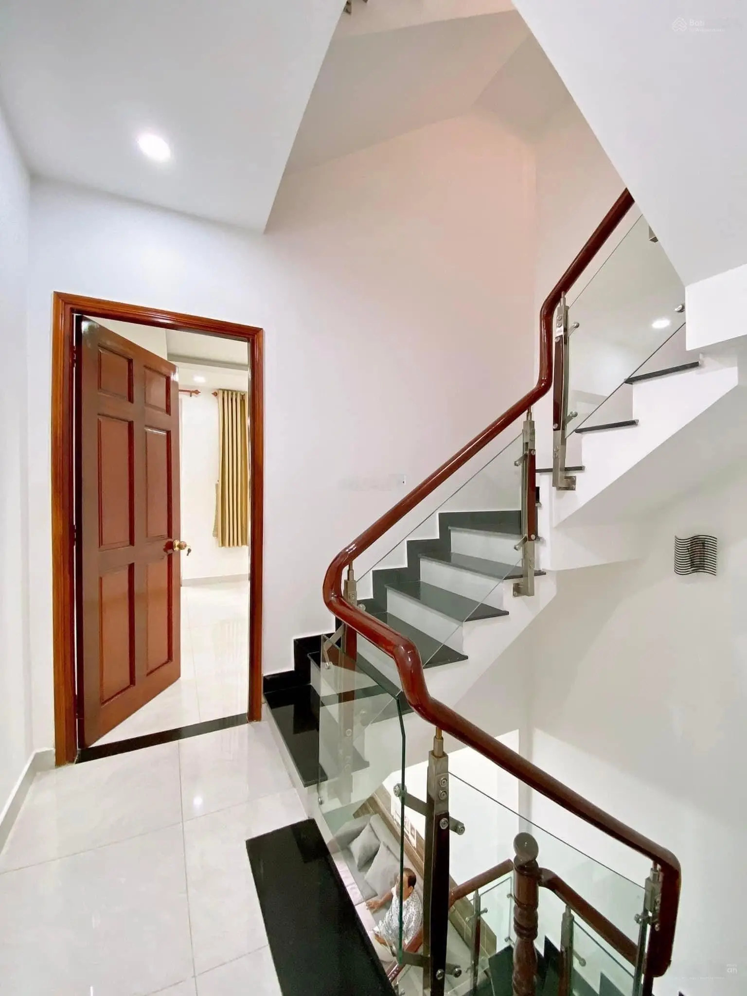 Nhà đẹp 4 tầng khu Bàu Cát, DT: 4x12m [nở hậu]. Cách MT chỉ 40m. Giá 6.9 tỷ
