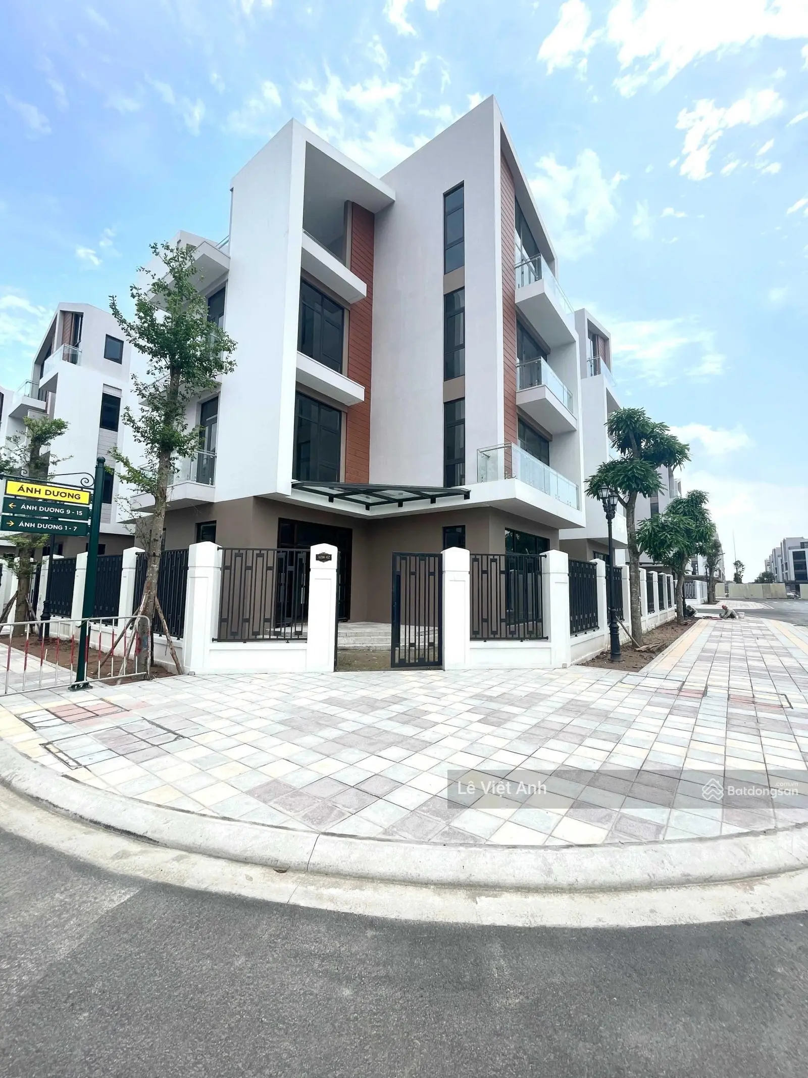 Biệt thự sang trọng tại Ánh Dương, Vinhomes Ocean Park 3 sở hữu vĩnh viễn, bàn giao 2024